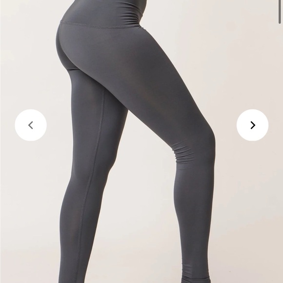 RARE FIND, Forest Green TEEKI Boutique Hot Pant! Size M. - Picture 3 of 3